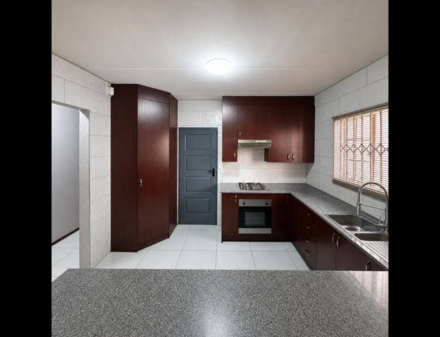 3 BEDROOM TOWNHOUSE FOR SALE IN RUIMSIG